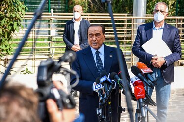 Silvio Berlusconi, de nuevo hospitalizado