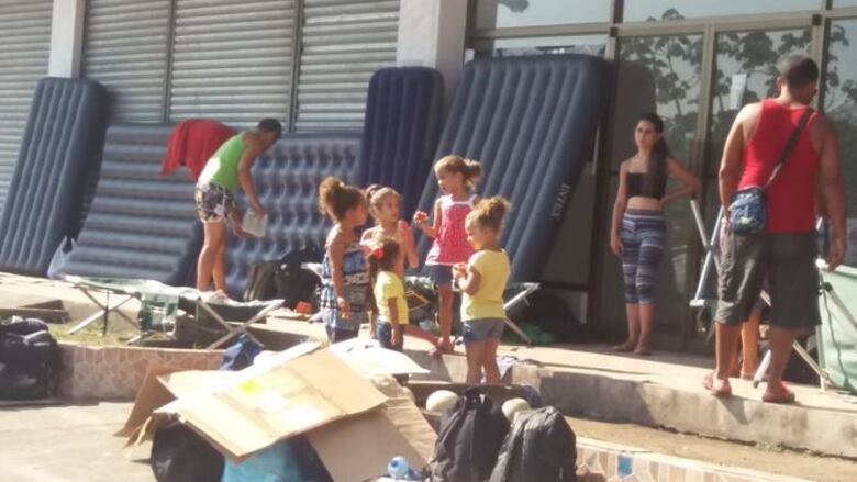 Se agrava situación de los cubanos varados en Paso Canoas