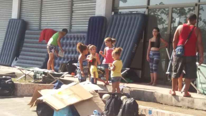 Se agrava situación de los cubanos varados en Paso Canoas