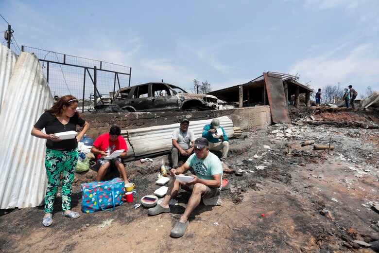 Chile combate 165 incendios activos en 10 regiones del país en otro verano mortal