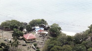 Venta de terreno costero a centavos