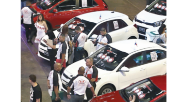 Ventas de automóviles vuelven a caer en marzo