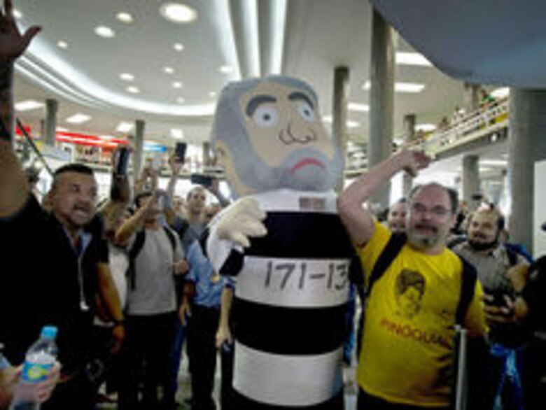 Fiscal dice que Lula recibió 'muchos favores' de constructoras acusadas de fraude