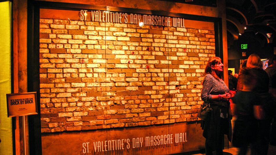 Una historia de canarios y violencia