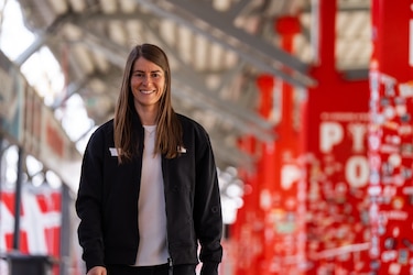 Marie-Louise Eta, primera entrenadora de la Bundesliga masculina al frente de Unión Berlín