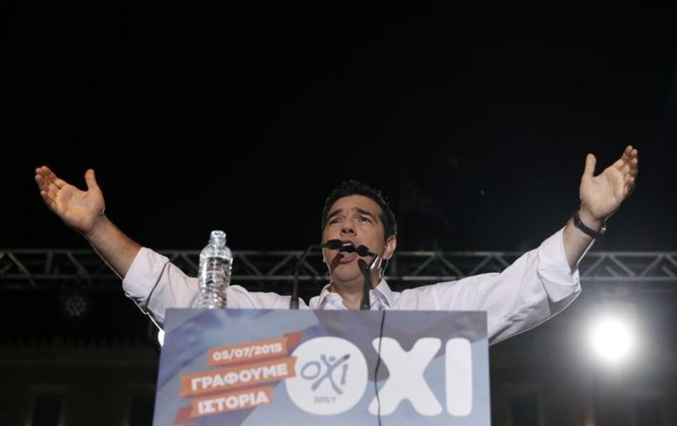 Tsipras pide votar 'no' en referéndum para 'vivir con dignidad en Europa'