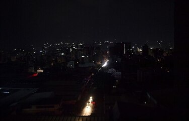 Apagón deja a oscuras a casi toda Venezuela