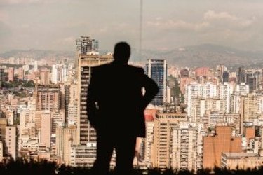 Anuncian alzas de la gasolina
