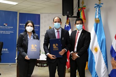 Credicorp Bank firma acuerdo con el Estado para procesar cobros en línea a través de la Ventanilla Única Marítima de Panamá
