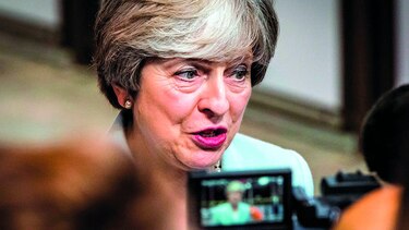 May busca ampliar negociación con la UE