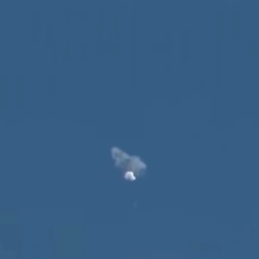 Estados Unidos inicia recuperación de los restos del globo chino