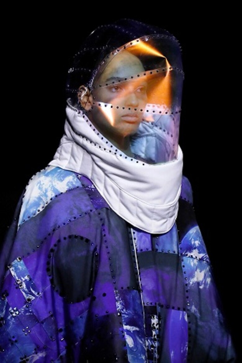 Princesas de rosa en el jardín francés de Karl Lagerfeld