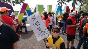 Deportistas protestan por el mal uso de fondos públicos