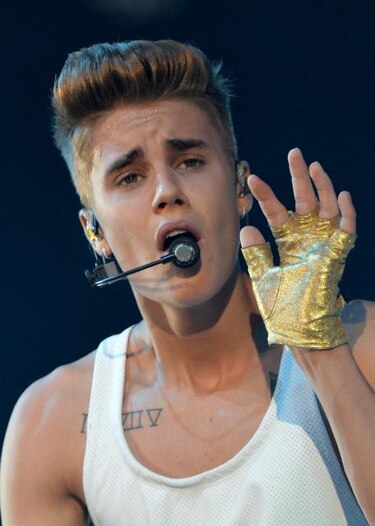 Hallan marihuana en autobús de gira de Bieber