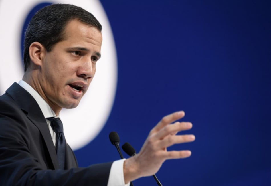 Visita de Juan Guaidó pone en aprietos al gobierno español