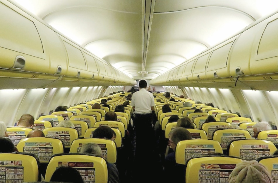 La OACI sugiere dejar asientos vacíos en los aviones, si la ocupación es baja