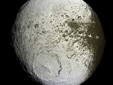 Sonda Cassini revela protuberancias de anillos de Saturno