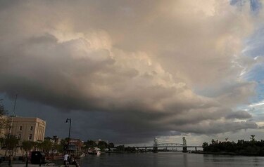 Huracán Florence se acerca a la costa este de Estados Unidos