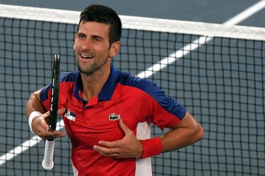 Novak Djokovic luchará por medallas tras ganar a Kei Nishikori