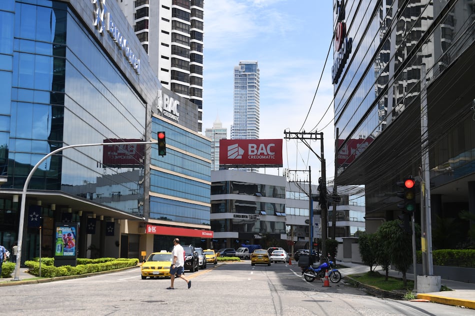 UAF recibió 2,611 reportes de transacciones sospechosas relacionadas con actividades bancarias y envío de remesas