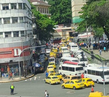 Transportistas protestan y logran que diputados escuchen sus reclamos