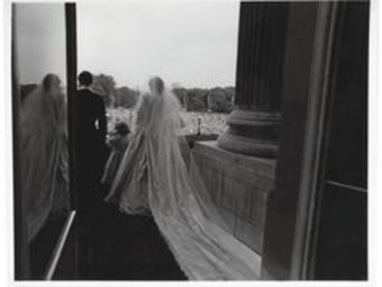 Fotografías inéditas de la boda de Diana de Gales con Carlos conmueven al público británico