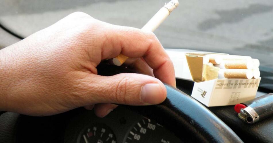 Puerto Rico prohíbe fumar en vehículos en que viajen menores