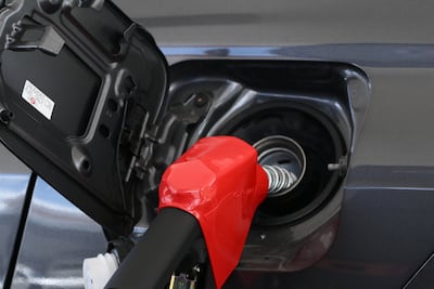 Precios de los combustibles disminuirán a partir del viernes