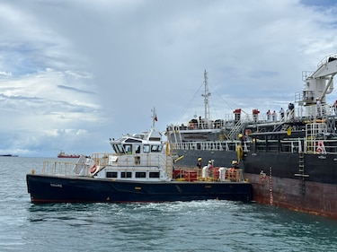 Canal de Panamá realiza simulacro de control de incendio de un buque