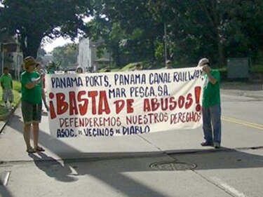Marchan para pedir la protección de bosques en la capital