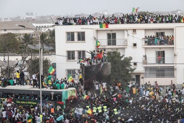 Una marea humana recibe en Senegal a los campeones de la Copa de África de Naciones