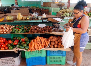 El racionamiento de combustible en Cuba también se siente en los mercados agrícolas