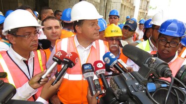 Presidente Varela visita obras de nuevo hospital en Colón