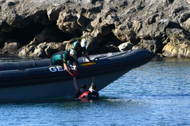Un récord de 5,000 migrantes llegan al enclave español de Ceuta en un día