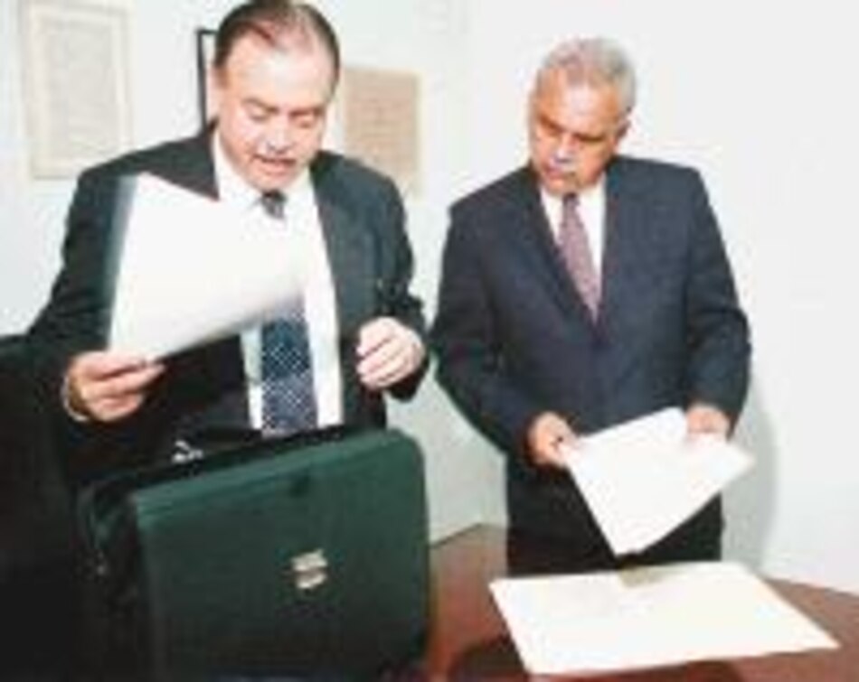 Cochez demanda a Tricom