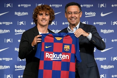 El Barcelona niega que haya “corrupción” en el club