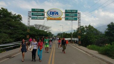 Habilitarán temporalmente paso vehicular en frontera de Colombia y Venezuela