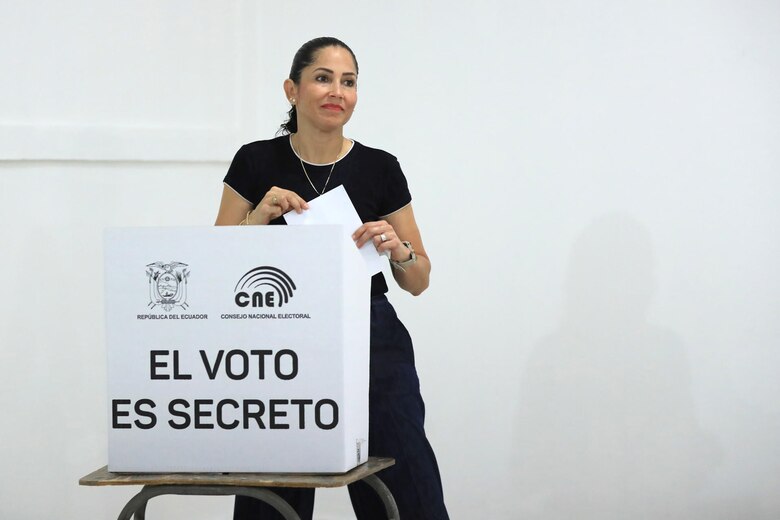 Daniel Noboa es reelegido presidente de Ecuador; Luisa González no acepta resultados