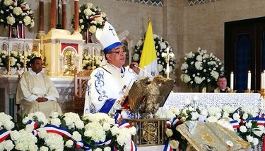 Ulloa destaca labor de los próceres en el tedeum por el 3 de noviembre