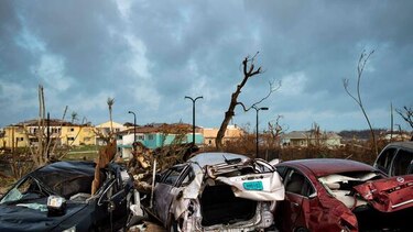 Sobrevivientes de Dorian aguardan ayuda y continúa búsqueda de cuerpos en Bahamas