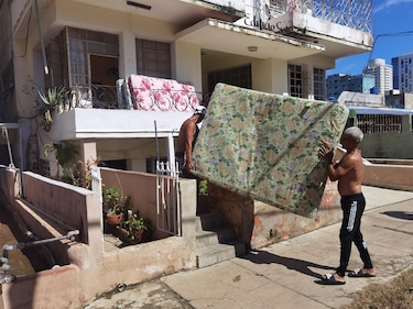 El huracán Ian suma otras dos muertes y daña más de 100,000 casas en Cuba