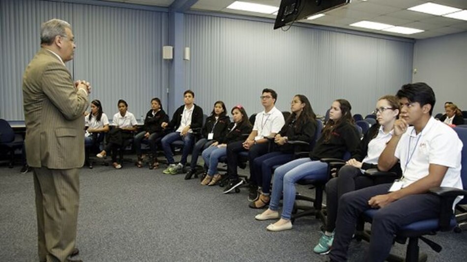 La academia de los finalistas del Concurso Nacional de Oratoria