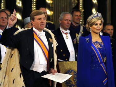 Relevo en el trono holandés: Guillermo Alejandro y Máxima son reyes