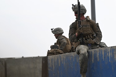 Talibanes impiden que los empleados del gobierno afgano en Kabul vuelvan a trabajar