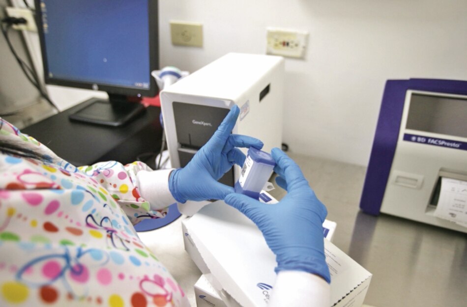 Licitan insumos de laboratorio con un precio de referencia de $6.5 millones