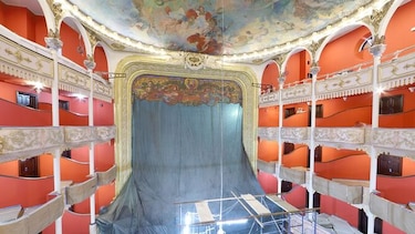 Restauración pictórica del Teatro Nacional lleva un 90% de avance