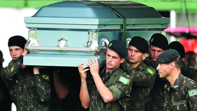 Despedida con lluvia y dolor