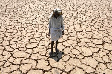India: Gobierno prohíbe cocinar de día debido a ola de calor; van 300 muertos