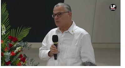 Equipo de Vamos endurece pulso con el contralor Flores: no retirará denuncia penal 