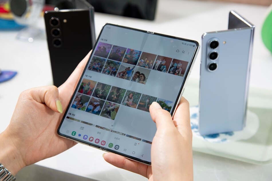 Samsung presenta en Seúl sus nuevos teléfonos móviles plegables, más ligeros y compactos